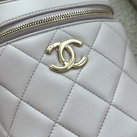 Authentic Lambskin Quilted Trendy Vanity Case small - Picture 4 of 12